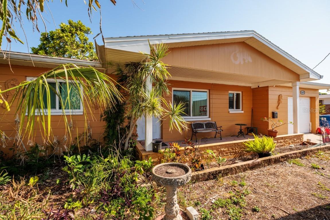 9469 Treasure Ln., St Petersburg, FL 33702