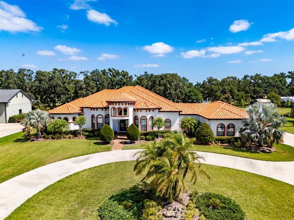 304 Hawk Talon Dr., Lithia, FL 33547