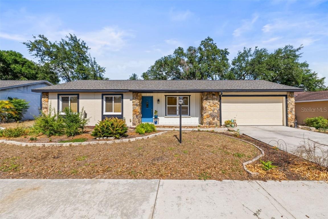 4018 Highgate Dr., Valrico, FL 33594