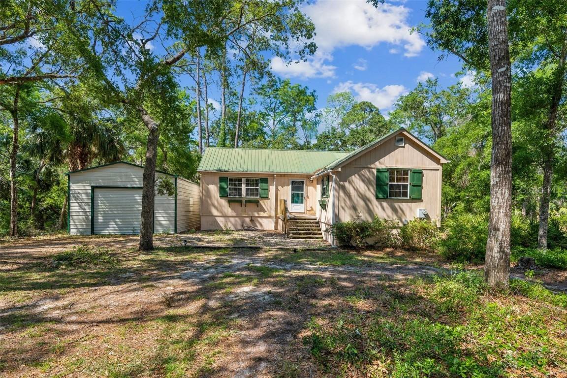 526 Kings Creek Cir., Steinhatchee, FL 32359