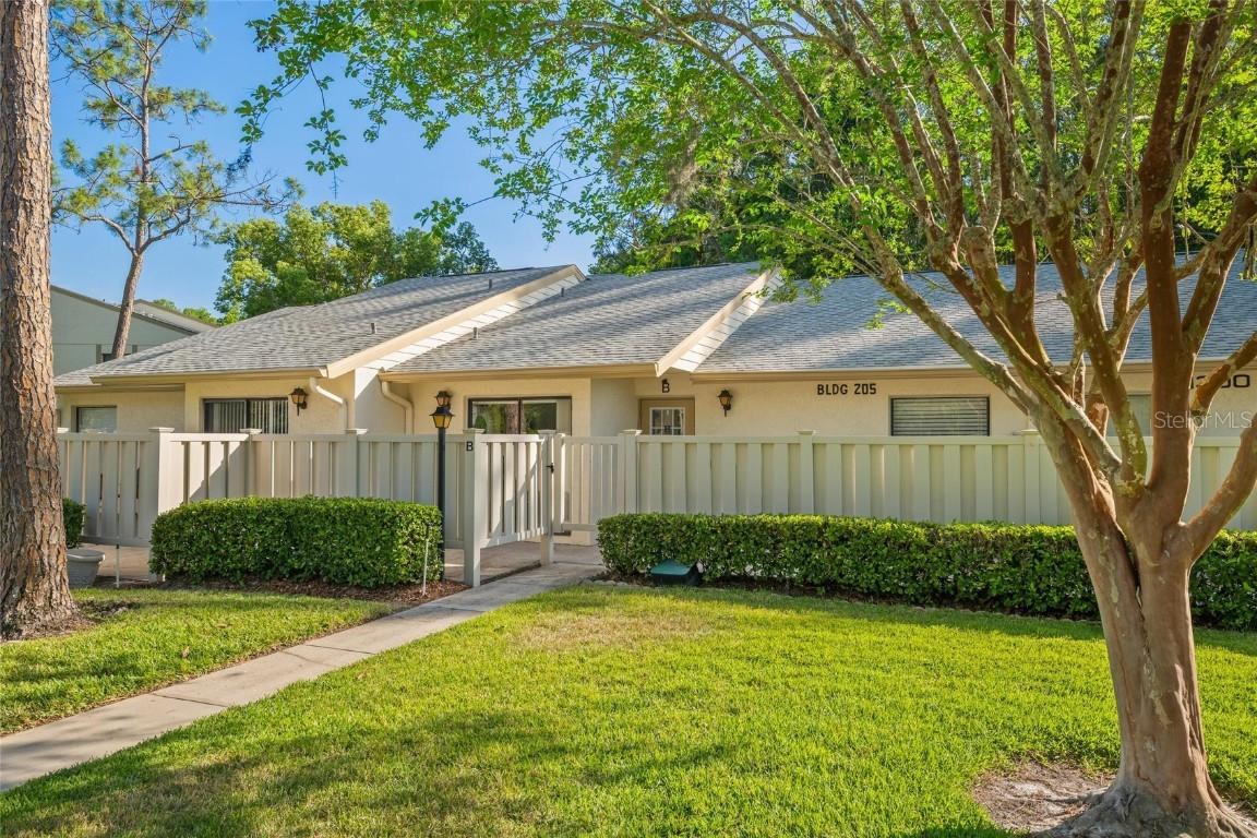 1300 Shady Pine Way #B, Tarpon Springs, FL 34688