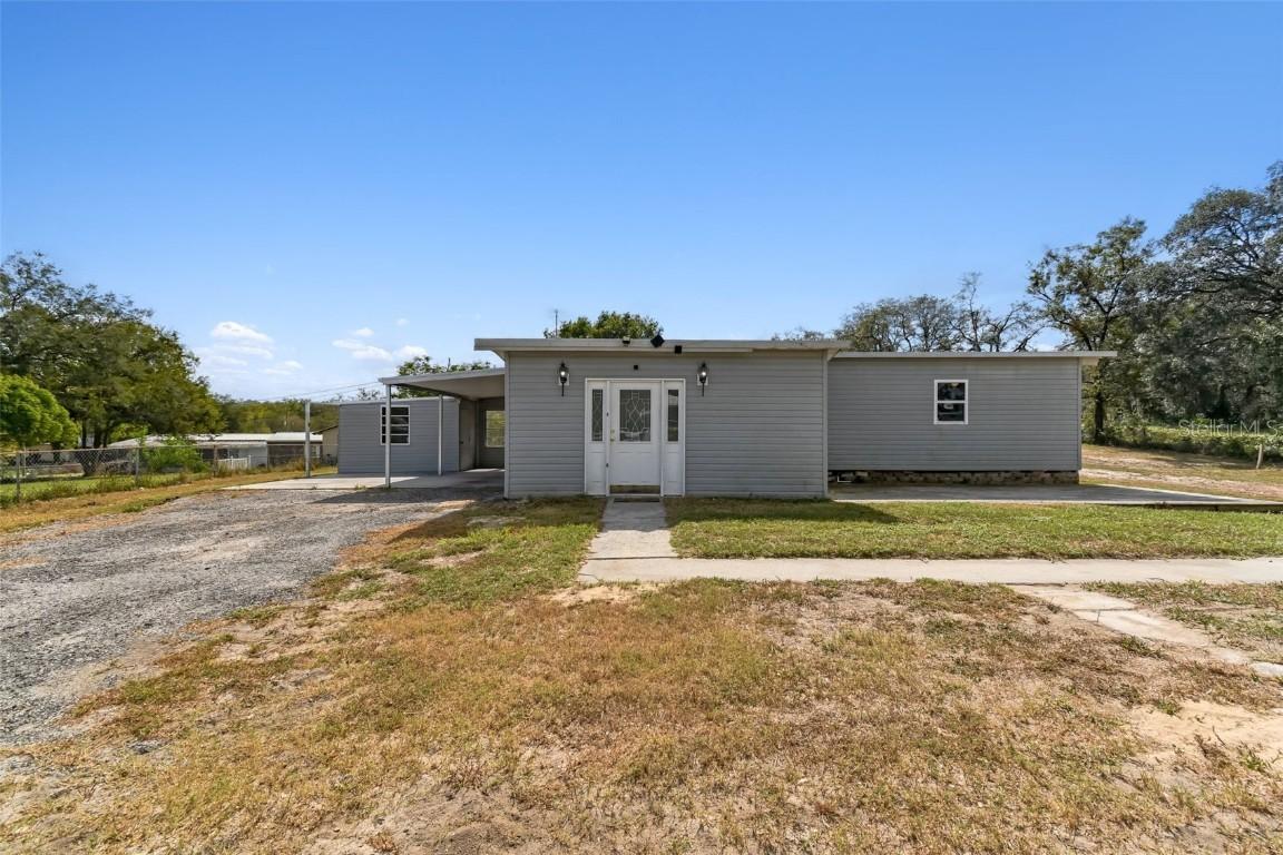 9617 Silverbend Dr., Dade City, FL 33525