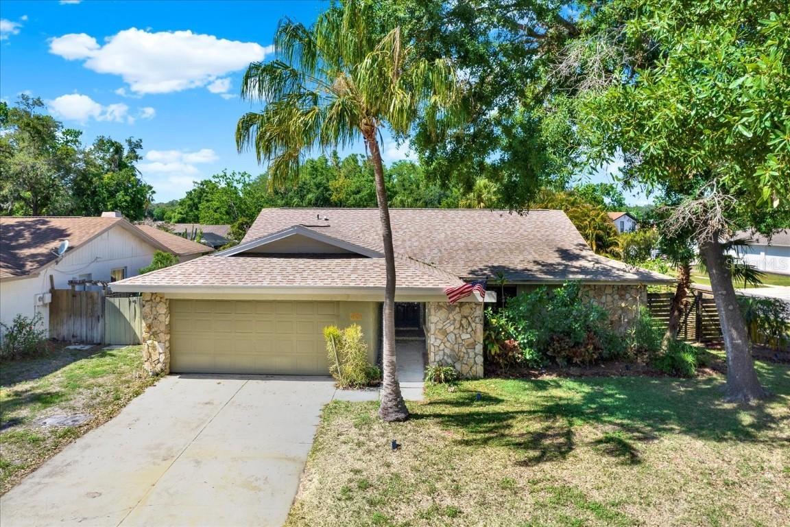 4101 Hollowtrail Dr., Tampa, FL 33624