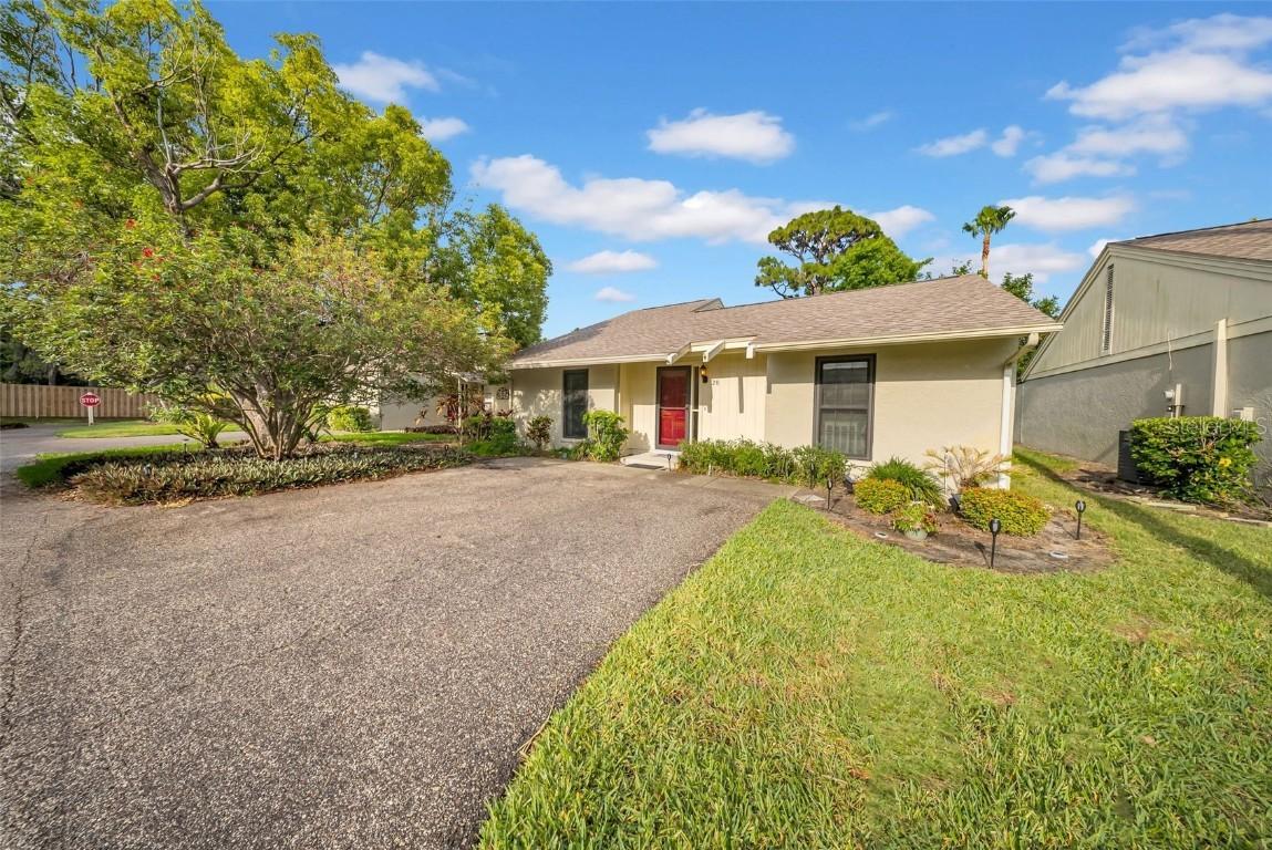 20 Windrush Bay Dr., Tarpon Springs, FL 34689