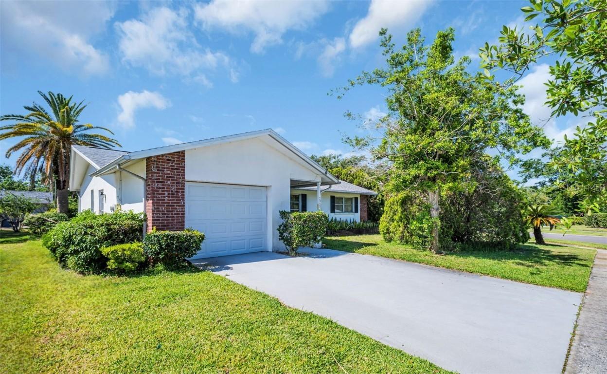 2950 Curling Ct., Palm Harbor, FL 34684
