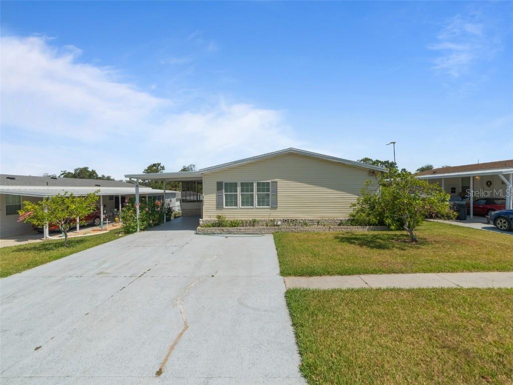 37639 Newport Dr., Zephyrhills, FL 33542