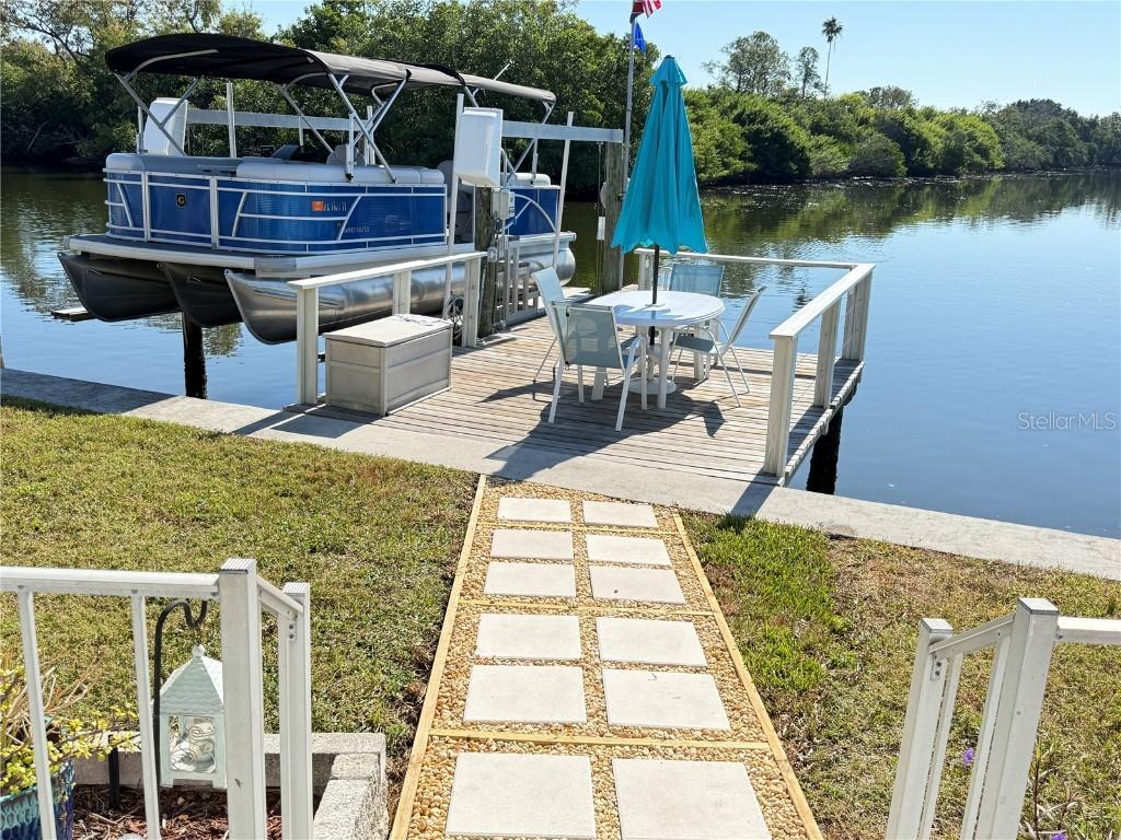 400 Mount Oak Ave. #750, St Petersburg, FL 33702