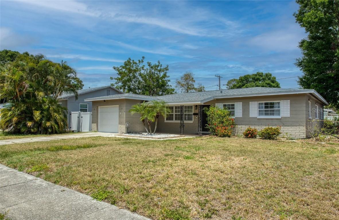 211 N 80th Ave., St Petersburg, FL 33702