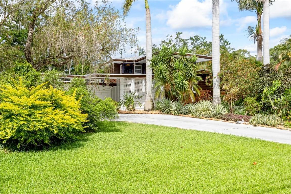 3130 Walnut St., St Petersburg, FL 33704