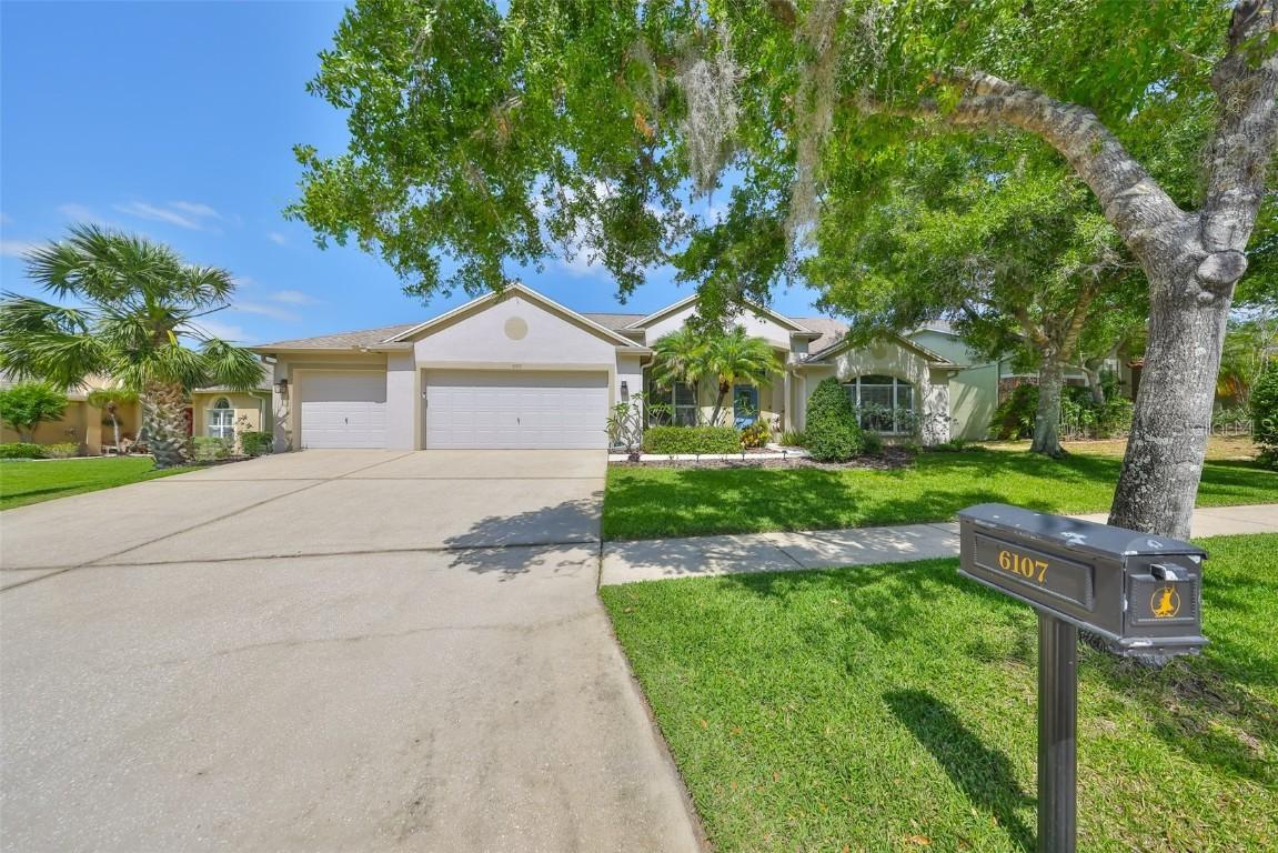 6107 Heroncrest Ct., Lithia, FL 33547