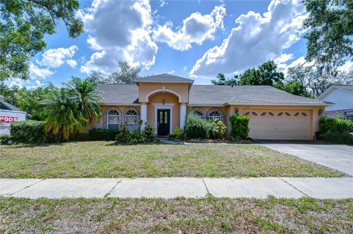 2117 Laindale Pl., Valrico, FL 33596