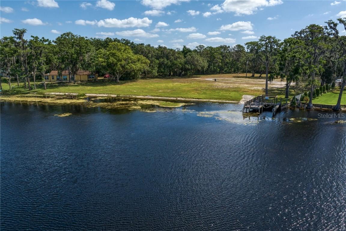 215 Lake Brant Dr., Lutz, FL 33548