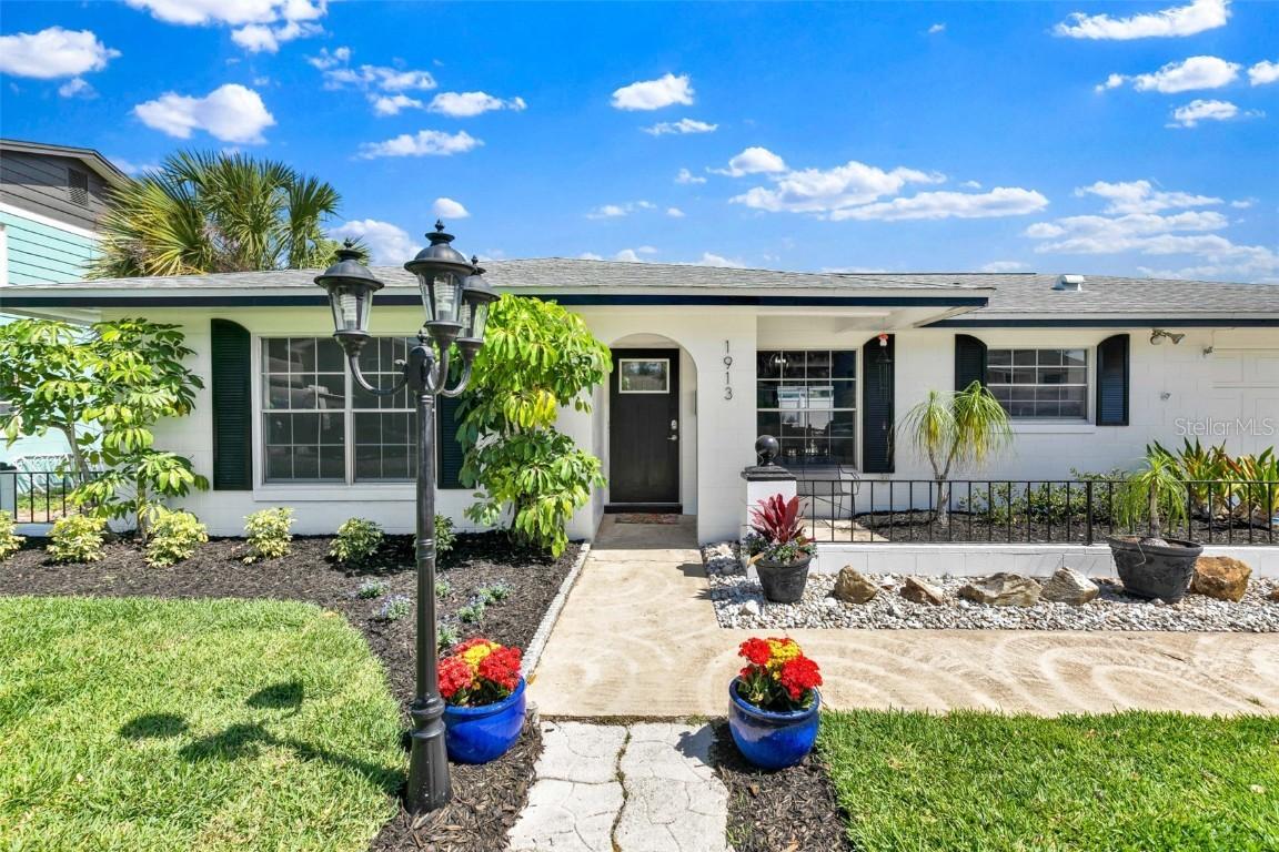1913 Poinsetta Ln., Maitland, FL 32751