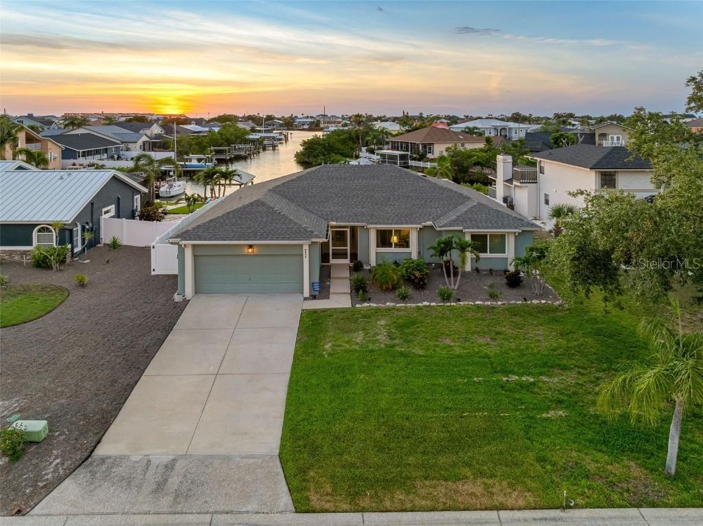 6604 Dolphin Cove Dr., Apollo Beach, FL 33572