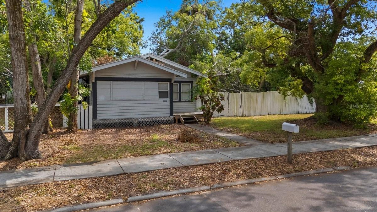 1007 Jones St., Clearwater, FL 33755