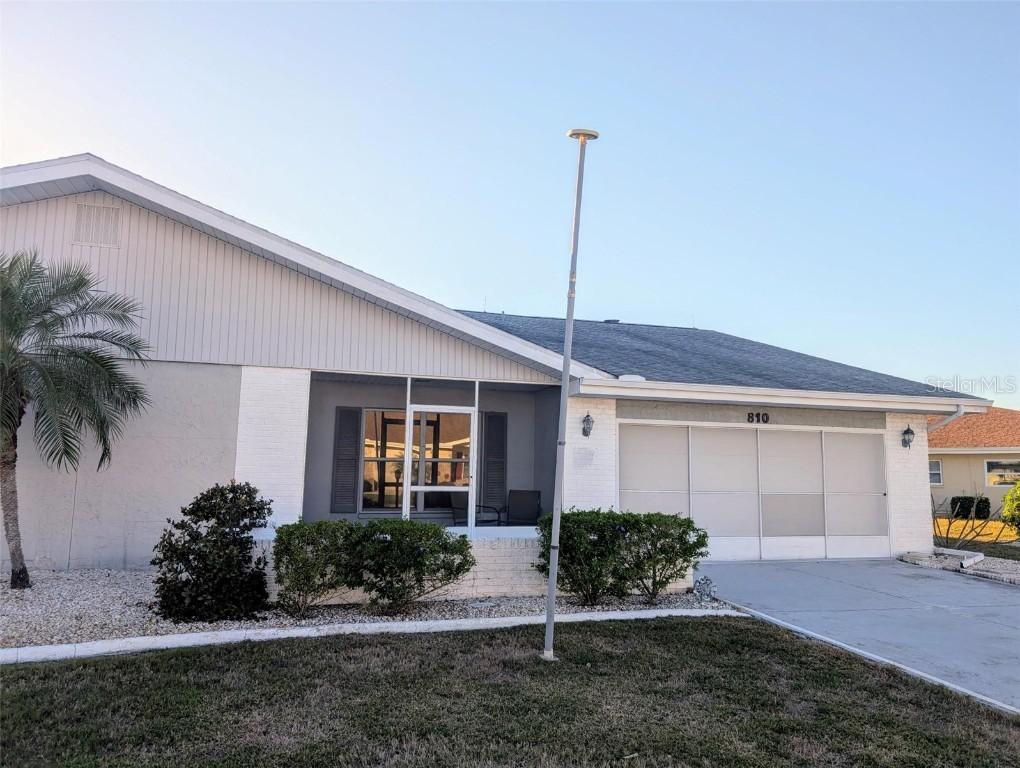 810 Bluewater Dr., Sun City Center, FL 33573