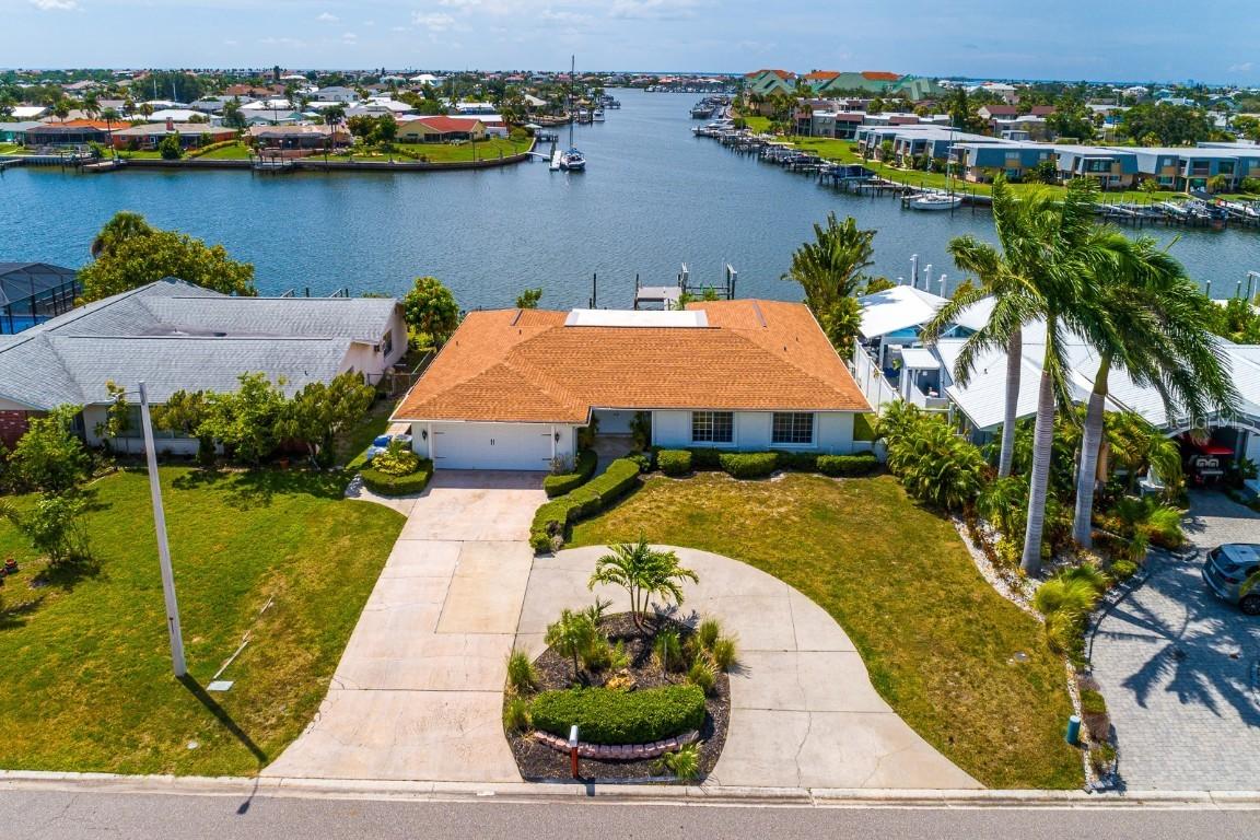 6442 Lake Sunrise Dr., Apollo Beach, FL 33572