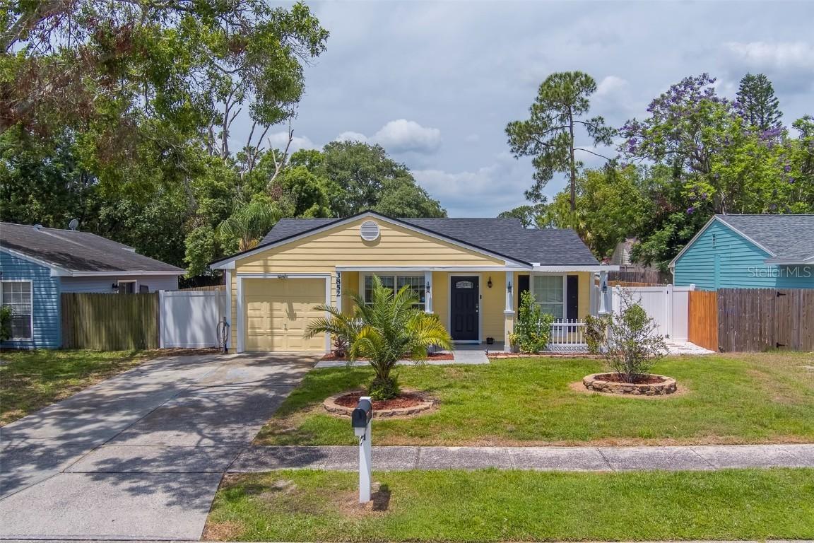3852 Berkshire Ct., Palm Harbor, FL 34684