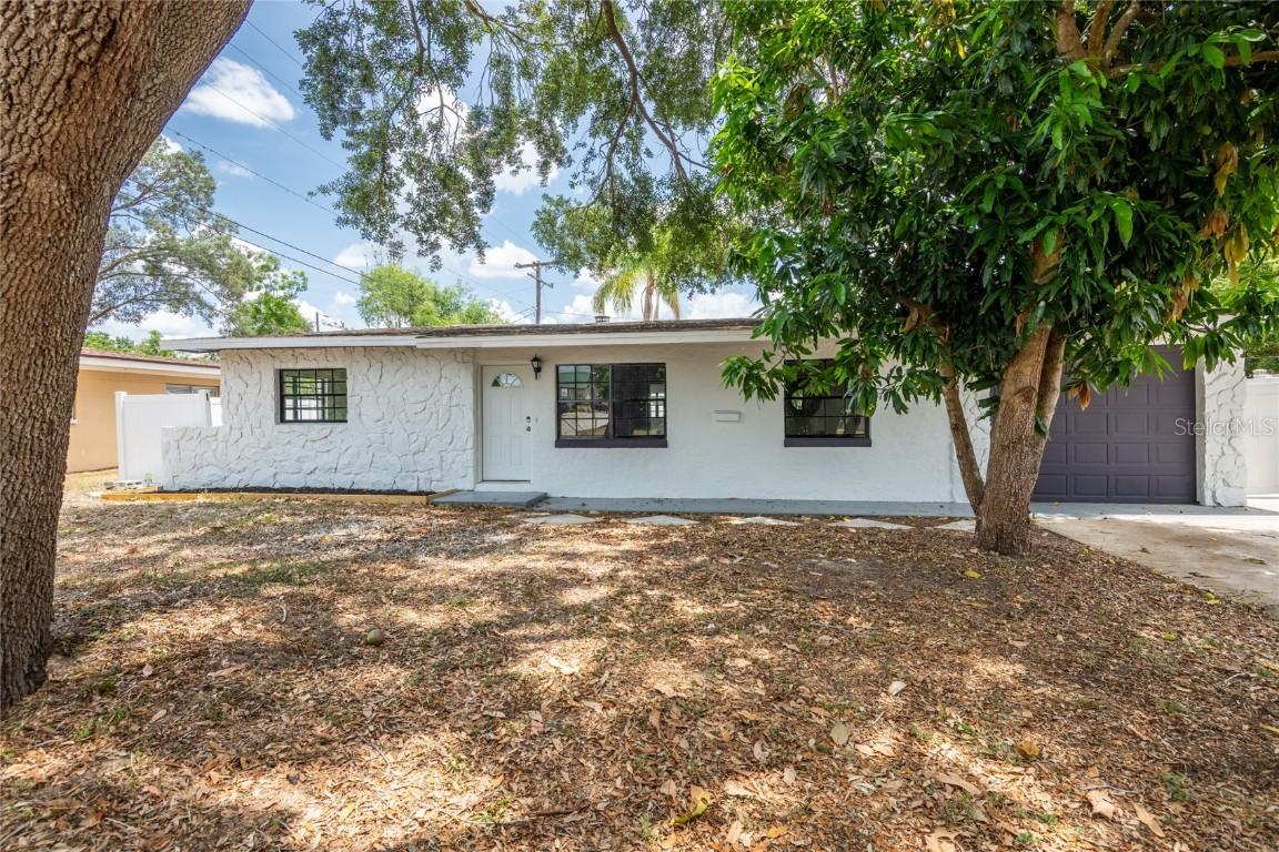 202 Cranberry Ln., Brandon, FL 33510