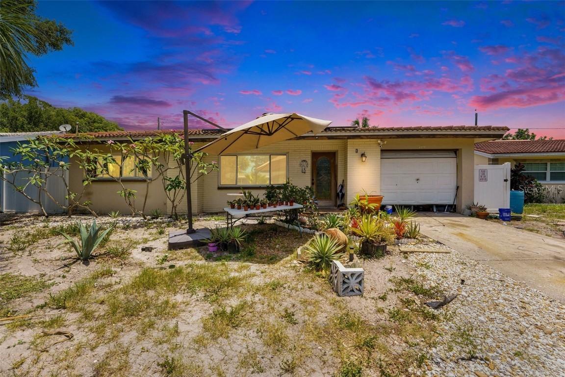 2078 Shadow Ln., Clearwater, FL 33763