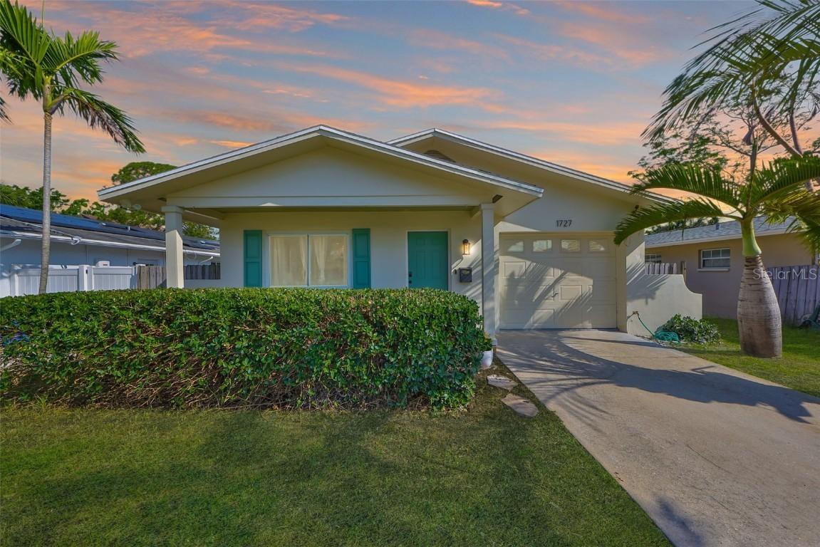 1727 New Hampshire Ave., St Petersburg, FL 33703