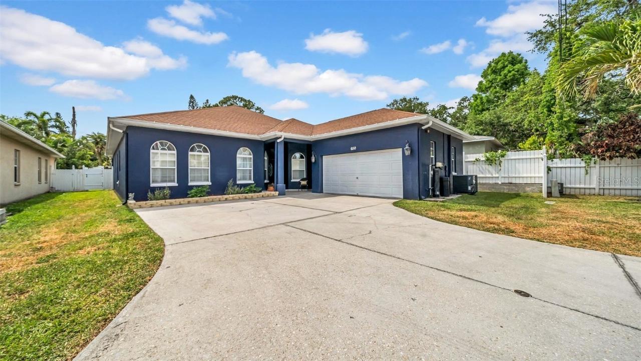 650 Arbor Ln., Largo, FL 33770