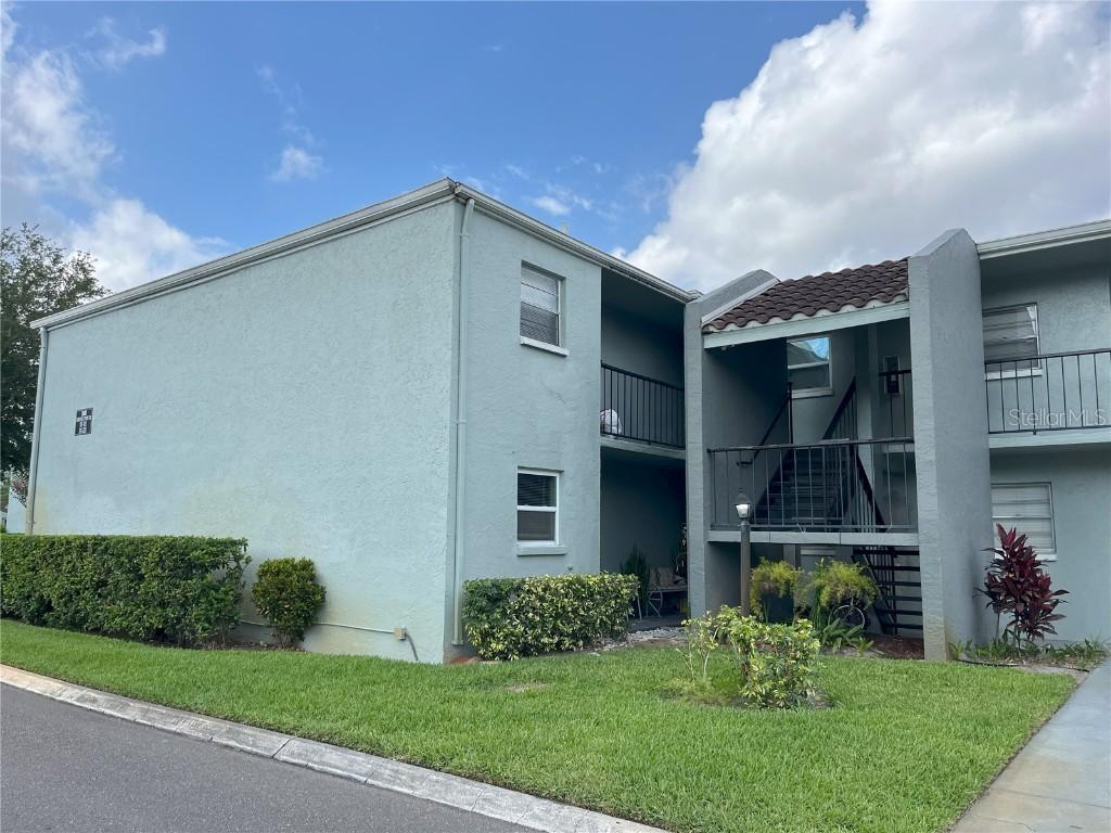2868 Somerset Park Dr. #103, Tampa, FL 33613
