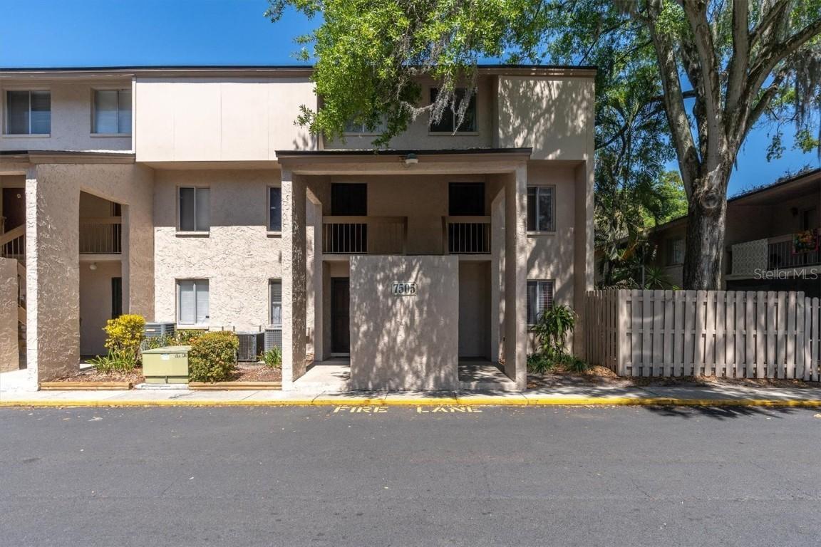 7505 Pitch Pine Cir. #122, Tampa, FL 33617