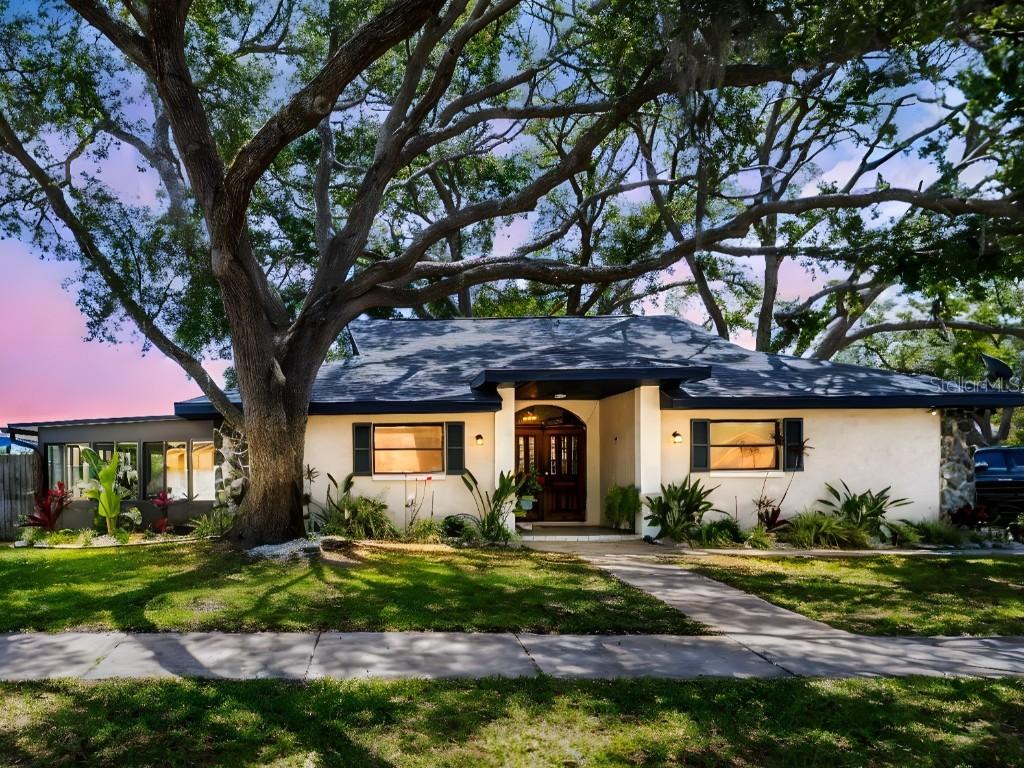 5021 Roanoke Dr., Holiday, FL 34690