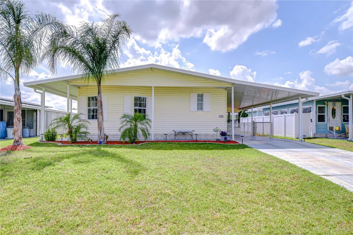 5721 Apache St., Zephyrhills, FL 33542