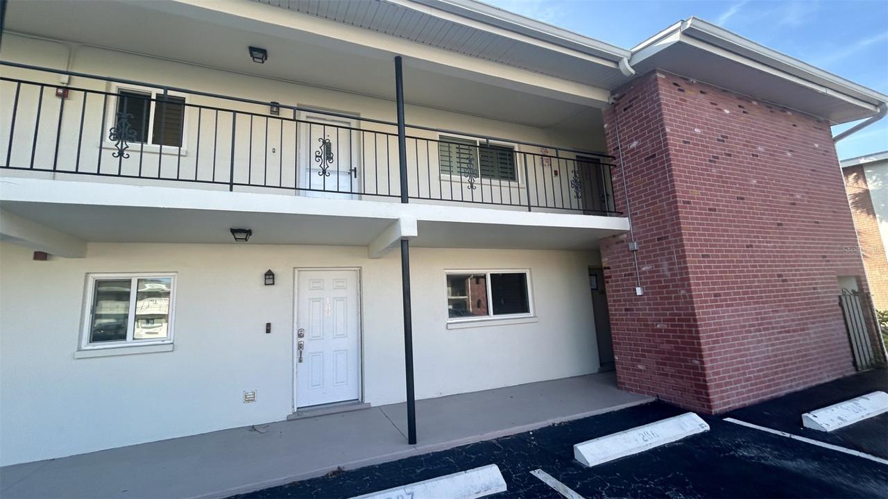 4570 Overlook Dr. #180, St Petersburg, FL 33703