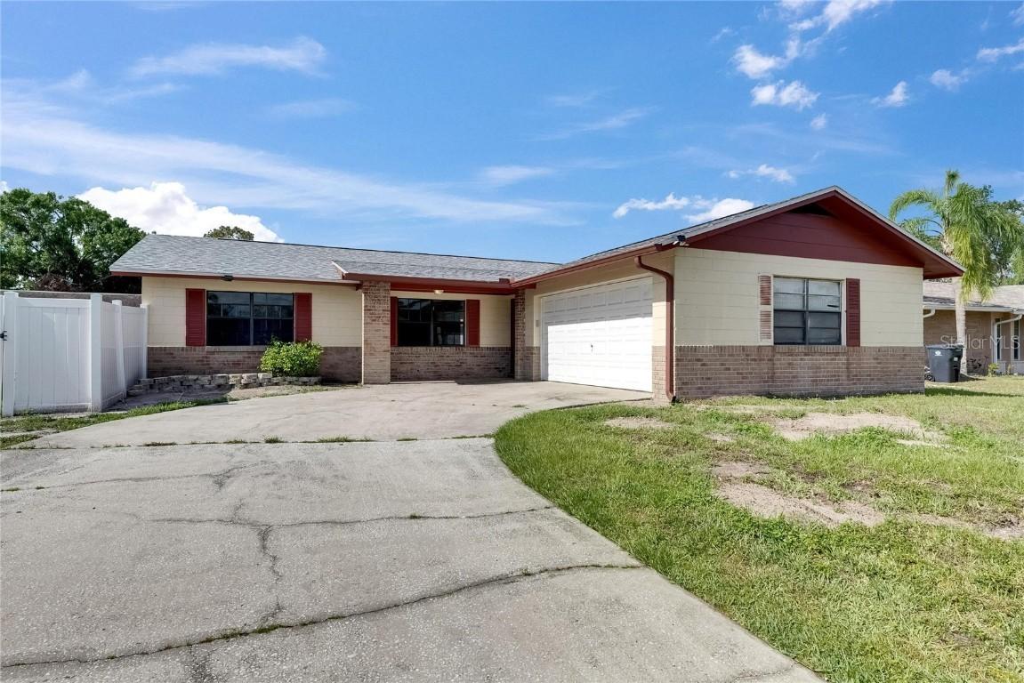 811 Pebblewood Dr., Brandon, FL 33511