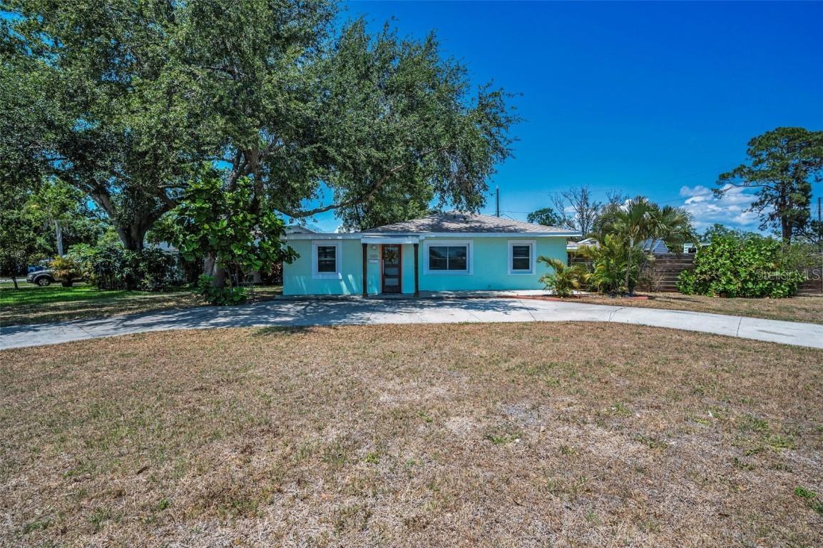 1101 Essex Dr., St Petersburg, FL 33710