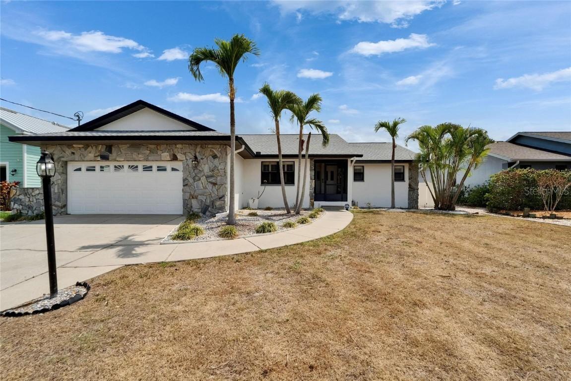 743 Kingston Ct., Apollo Beach, FL 33572