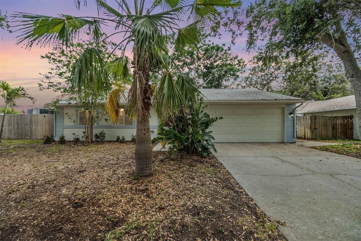 1041 Forest Grove Blvd., Palm Harbor, FL 34683