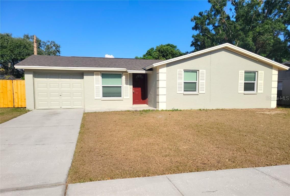 906 Balmoral Pl., Valrico, FL 33594
