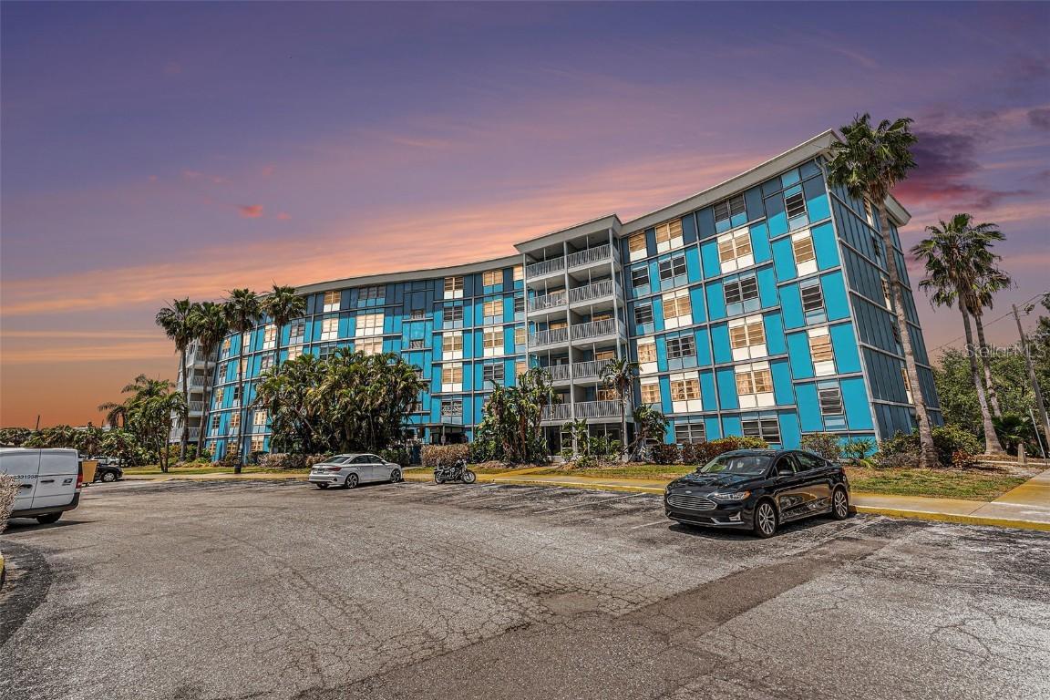 3315 S 58th Ave. #605, St Petersburg, FL 33712