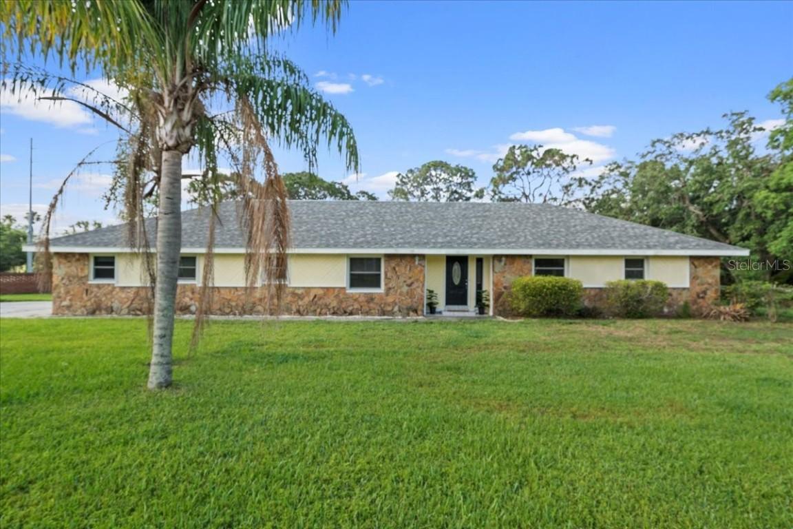 903 Tomahawk Tr., Brandon, FL 33511
