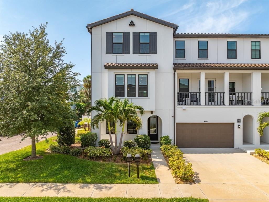2110 W Azeele St., Tampa, FL 33606