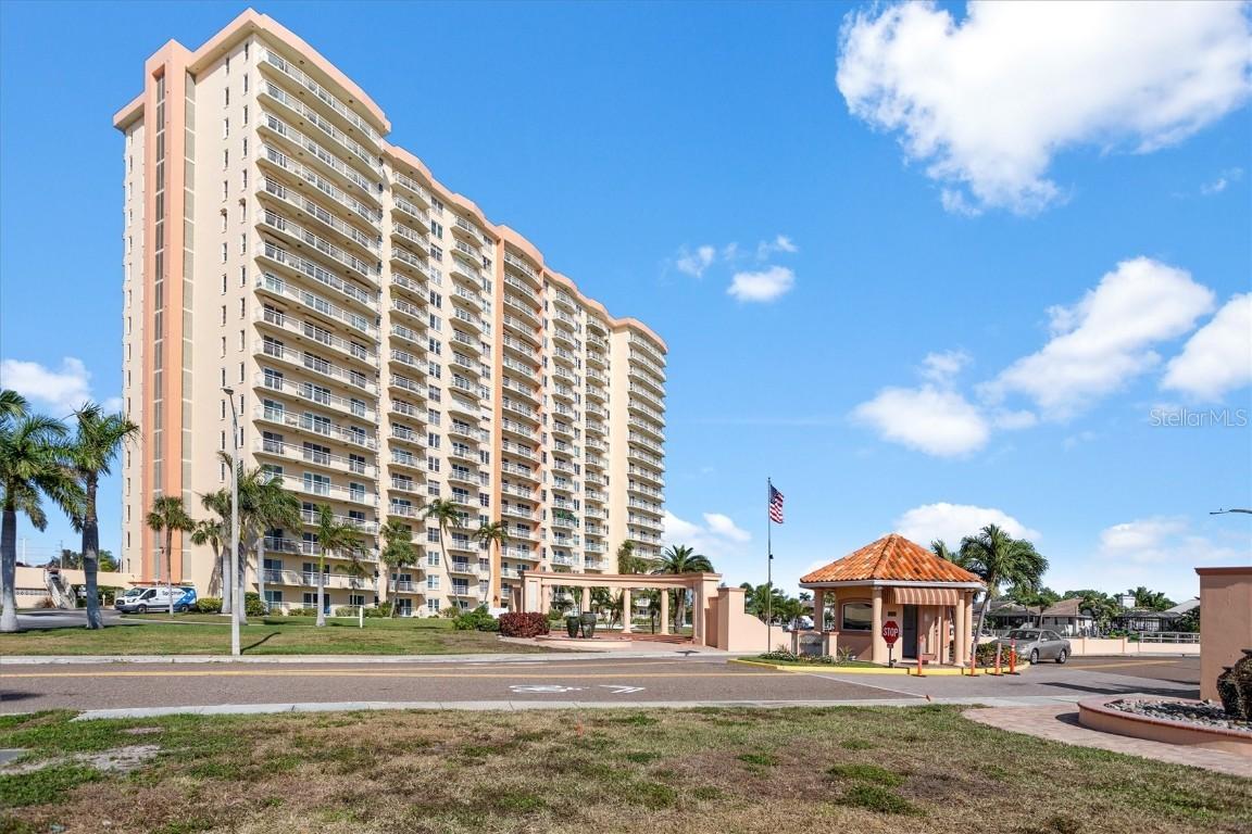 4900 Brittany Dr. #209, St Petersburg, FL 33715