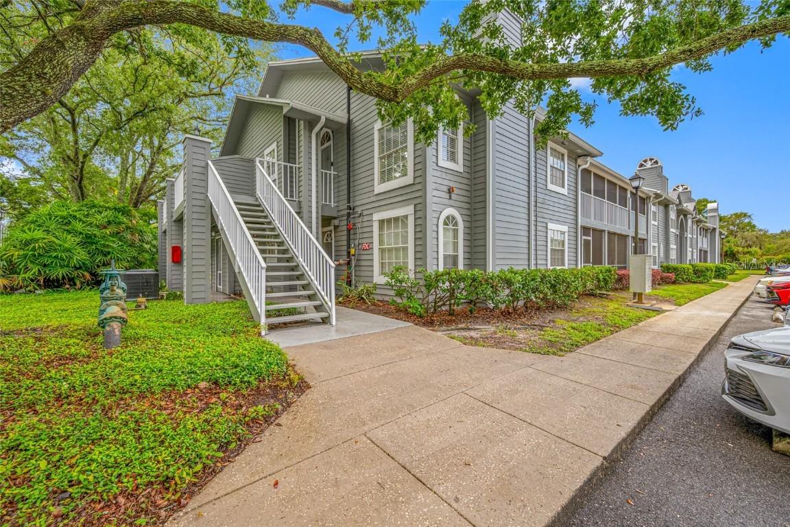 6001 Laketree Ln. #B, Temple Terrace, FL 33617