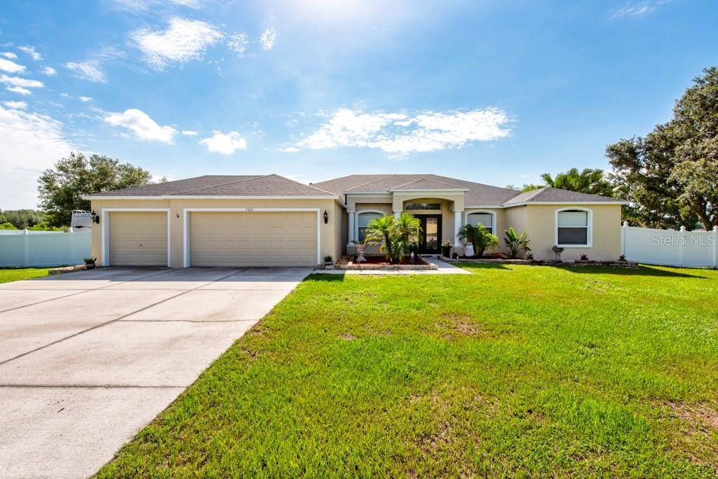 1521 Avondale Ridge Dr., Plant City, FL 33567