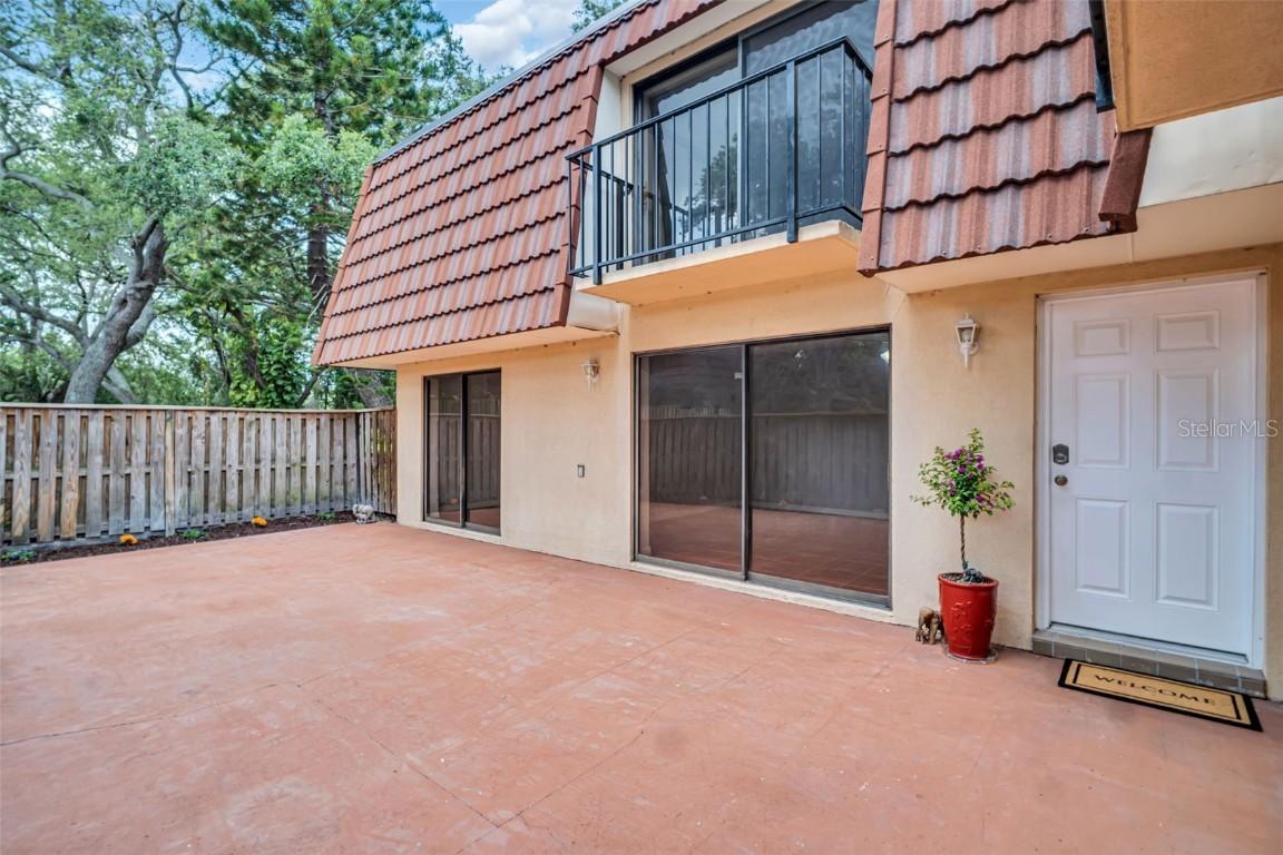 714 1st Ct., Palm Harbor, FL 34684
