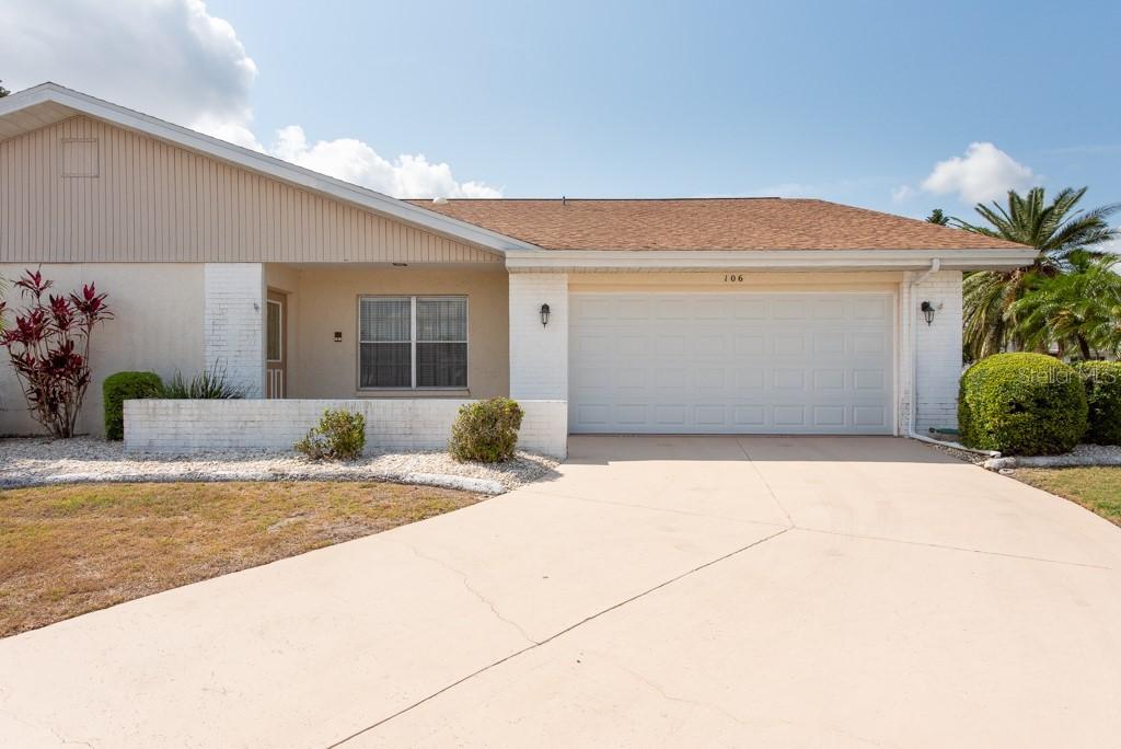 106 Silverbell Ct., Sun City Center, FL 33573