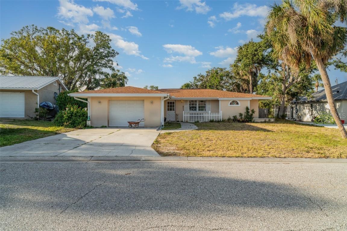 504 Casas Bonitas Dr., Nokomis, FL 34275