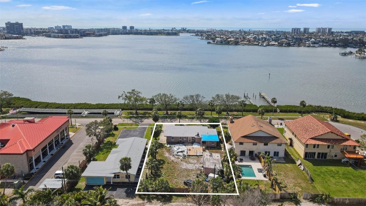 7075 Sunset Dr., South Pasadena, FL 33707
