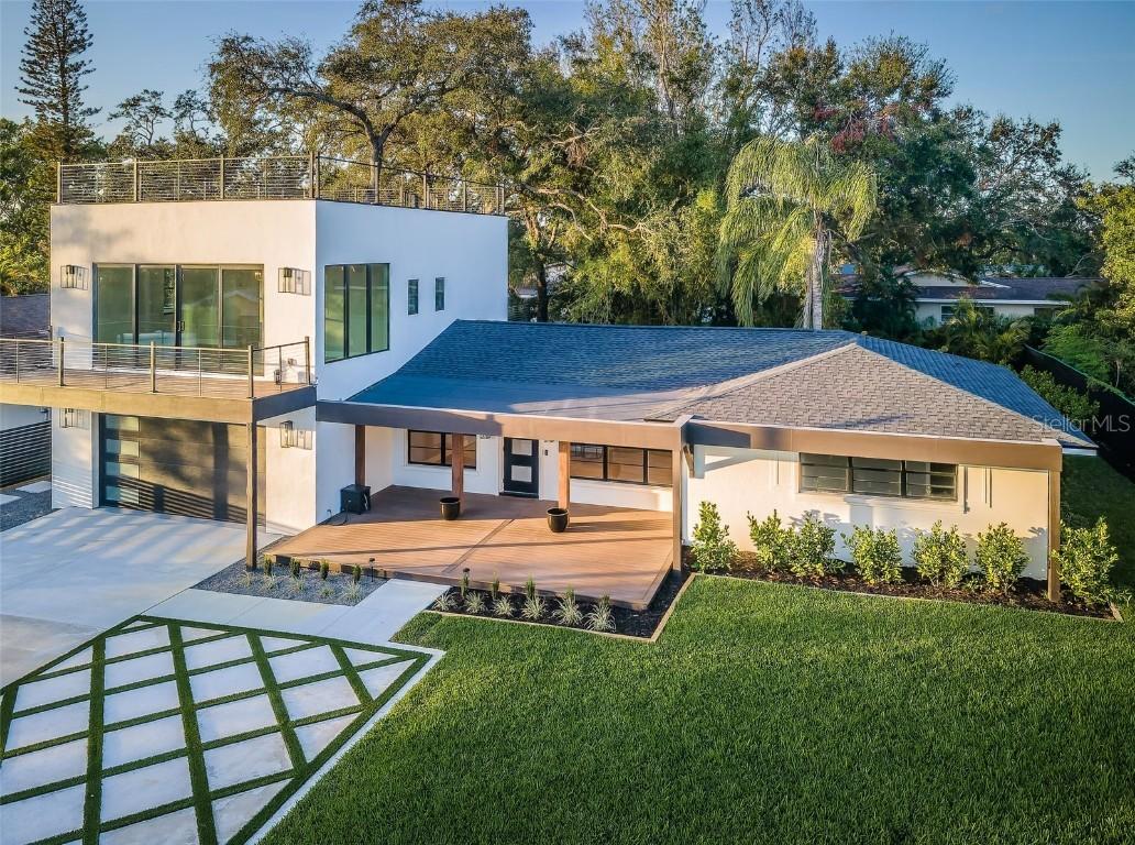 3165 Renatta Dr., Belleair Bluffs, FL 33770