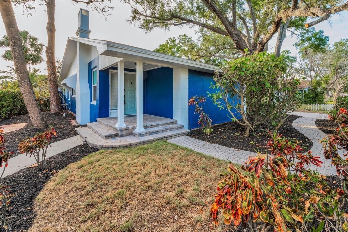 330 Pineapple St., Tarpon Springs, FL 34689