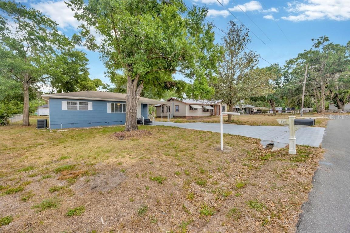 1304 N Ferrell St., Plant City, FL 33563