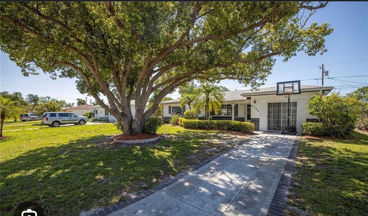 9796 52nd Ter., Seminole, FL 33708